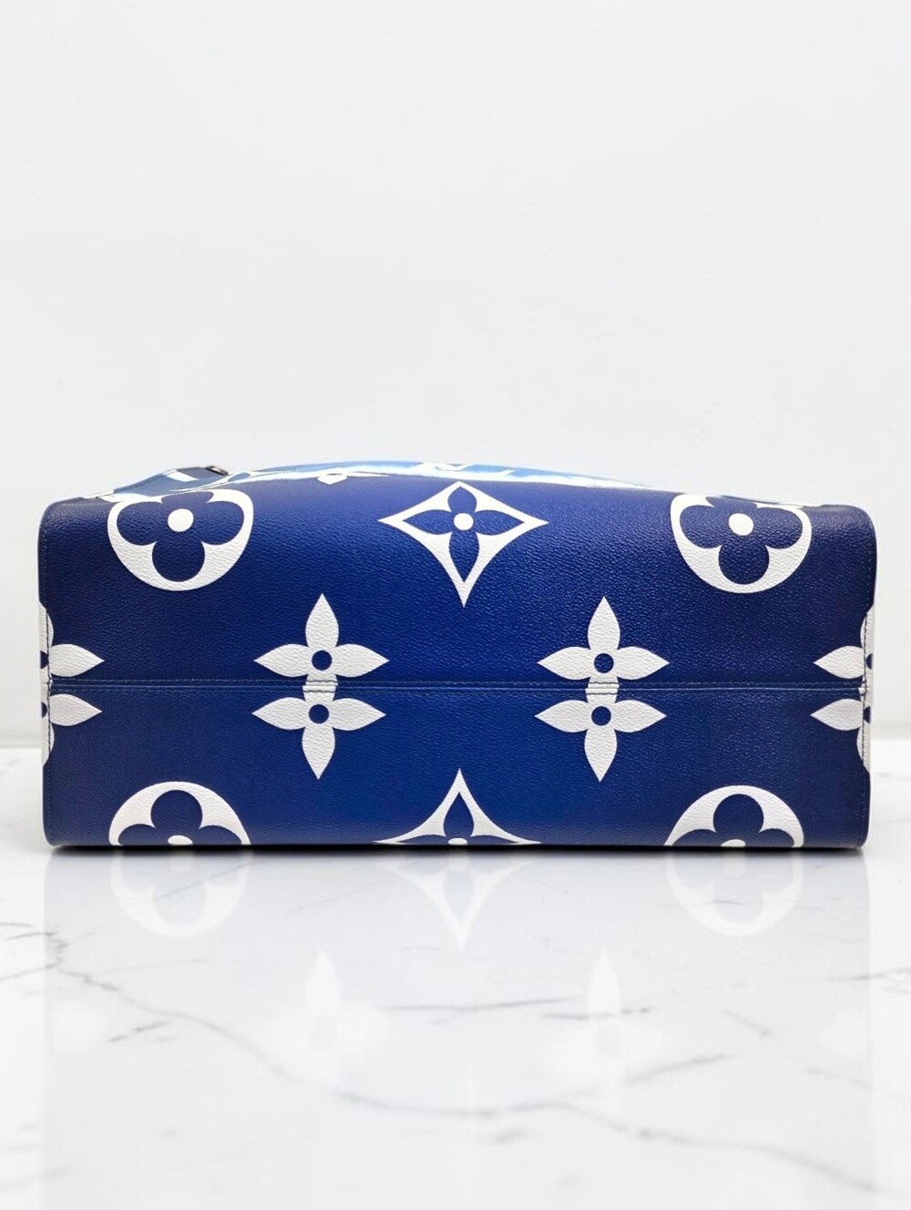 Louis Vuitton Onthego GM Escale Bleu Limited Edition Tote Shoulder Bag - Picture 6 of 16